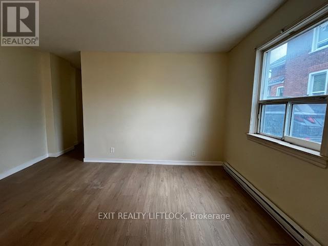 209 Stewart Street, Peterborough (Town Ward 3), Ontario  K9J 3M6 - Photo 4 - X13681718