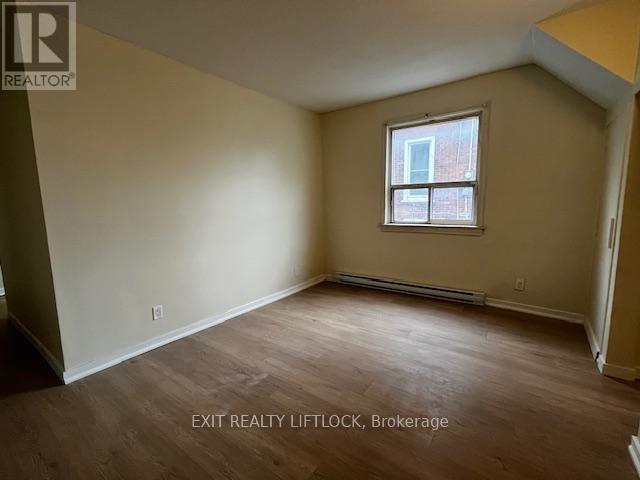 209 Stewart Street, Peterborough (Town Ward 3), Ontario  K9J 3M6 - Photo 5 - X13681718