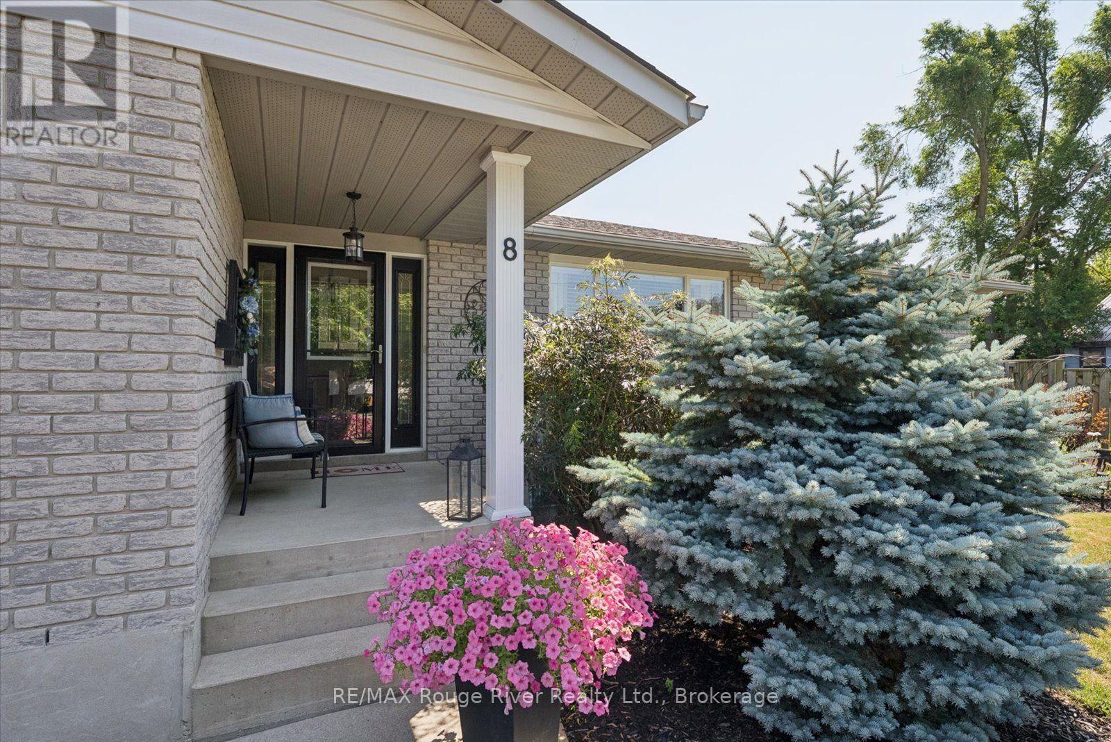 8 St. James Street, Kawartha Lakes (Lindsay), Ontario  K9V 1L8 - Photo 3 - X13681872