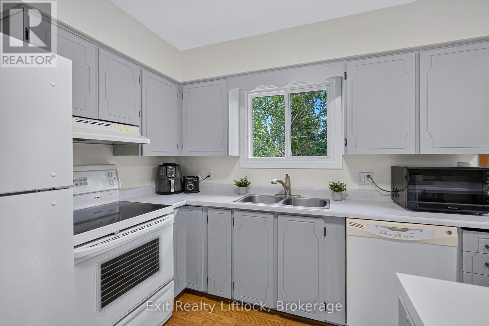 3 Basswood Street, Kawartha Lakes (Emily), Ontario  K0L 2W0 - Photo 11 - X13682106