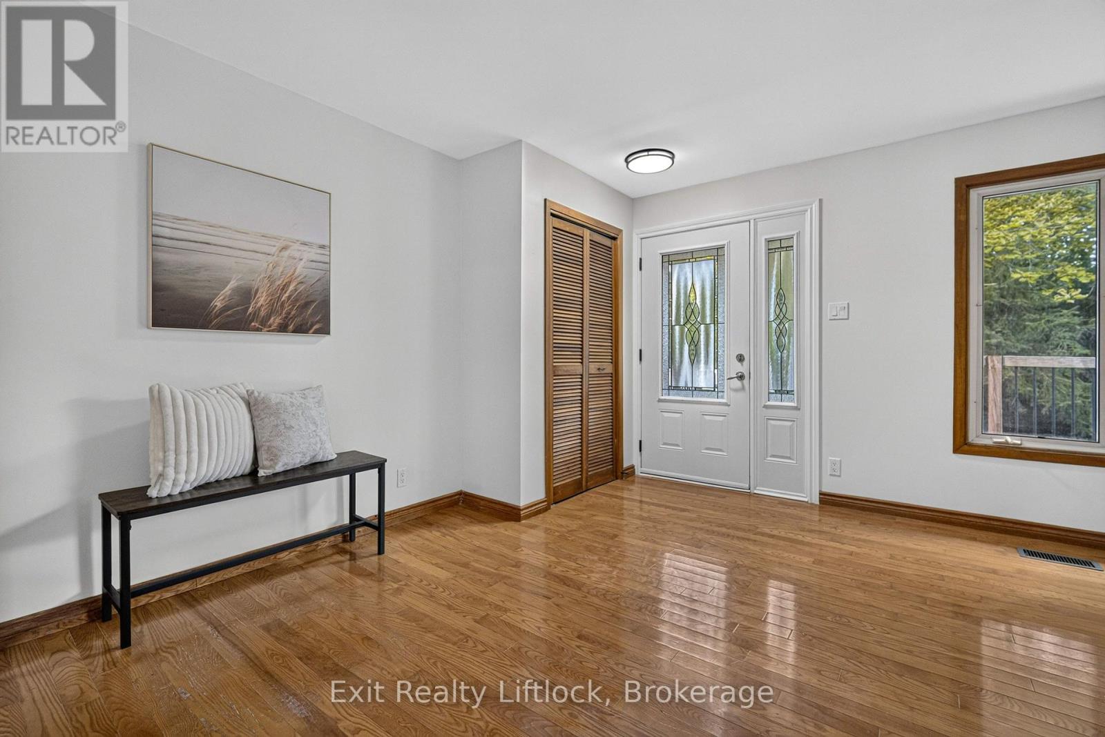 3 Basswood Street, Kawartha Lakes (Emily), Ontario  K0L 2W0 - Photo 4 - X13682106