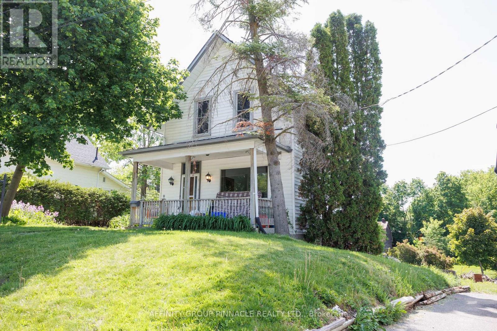 7 Colborne Street E, Kawartha Lakes (Lindsay), Ontario  K9V 1J9 - Photo 2 - X13682272