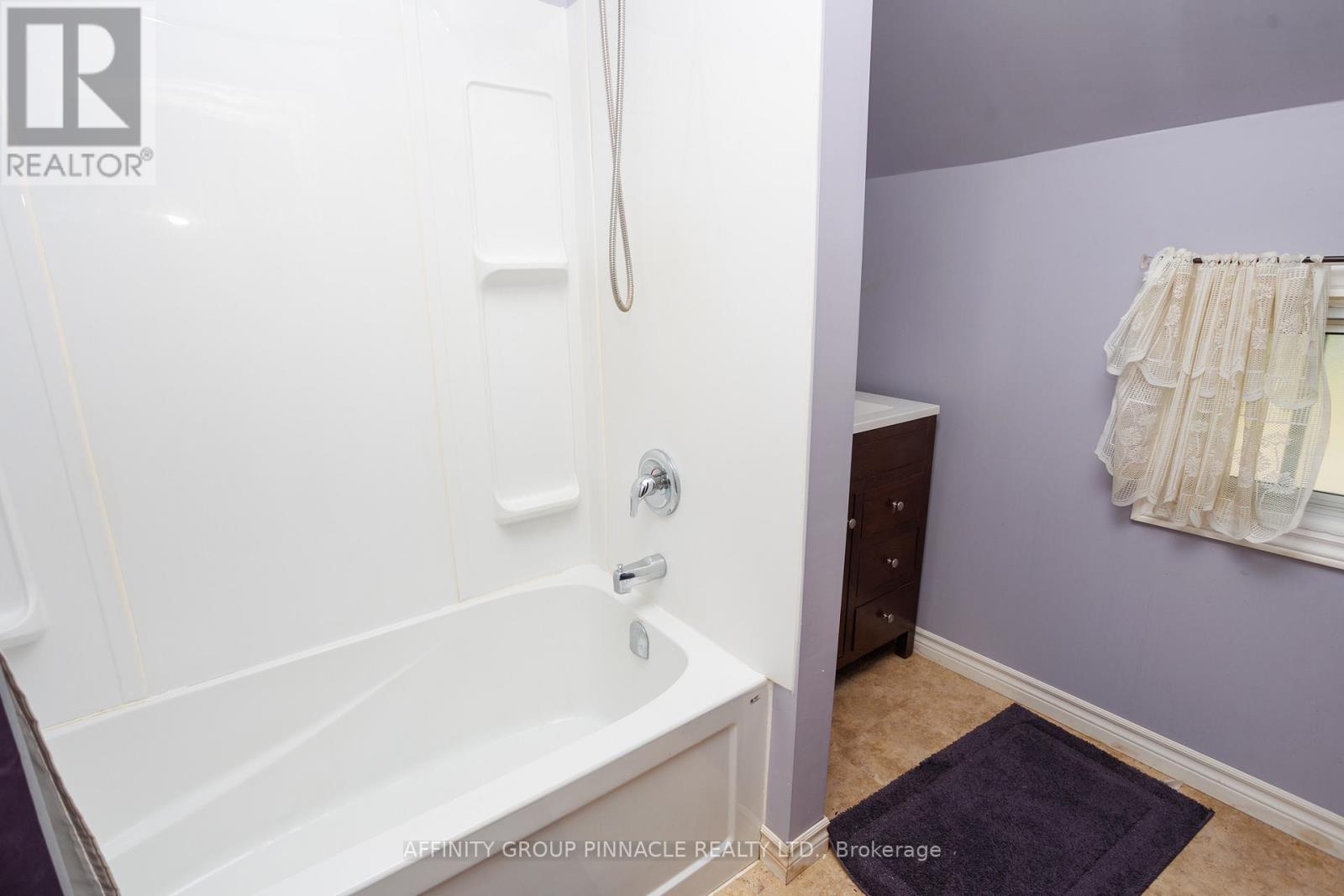 7 Colborne Street E, Kawartha Lakes (Lindsay), Ontario  K9V 1J9 - Photo 34 - X13682272