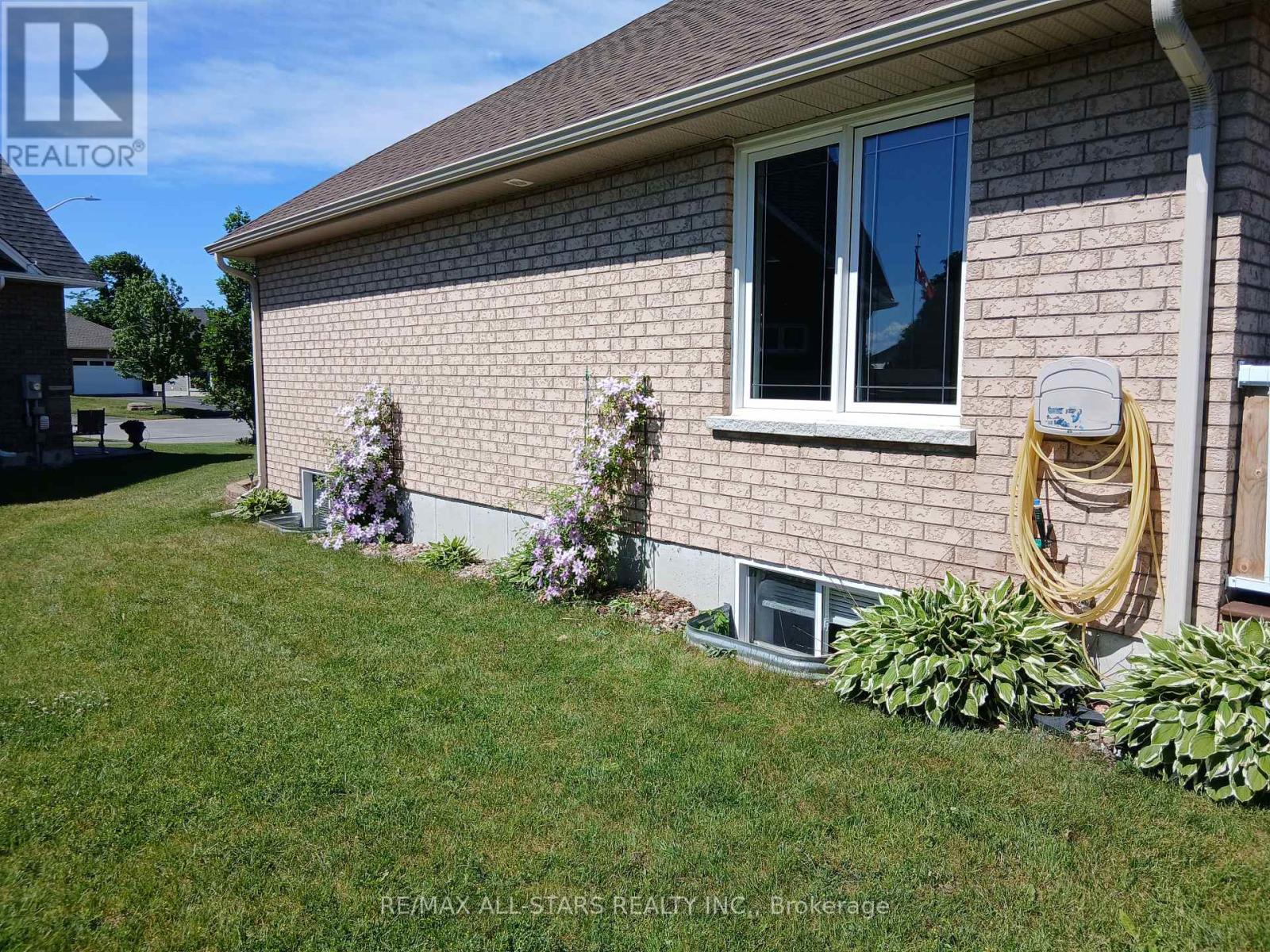 65 Liam Street, Kawartha Lakes (Lindsay), Ontario  K9V 0J4 - Photo 2 - X13683358