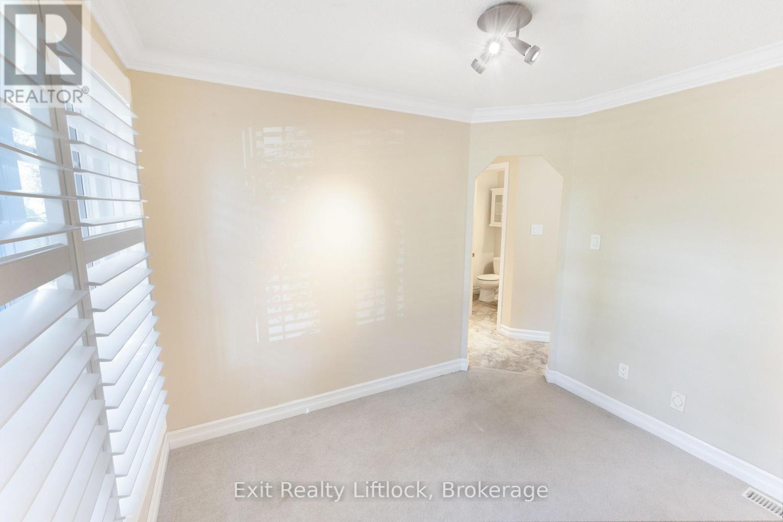 958 Smithside Court, Peterborough (Monaghan Ward 2), Ontario  K9J 8E2 - Photo 11 - X13683686