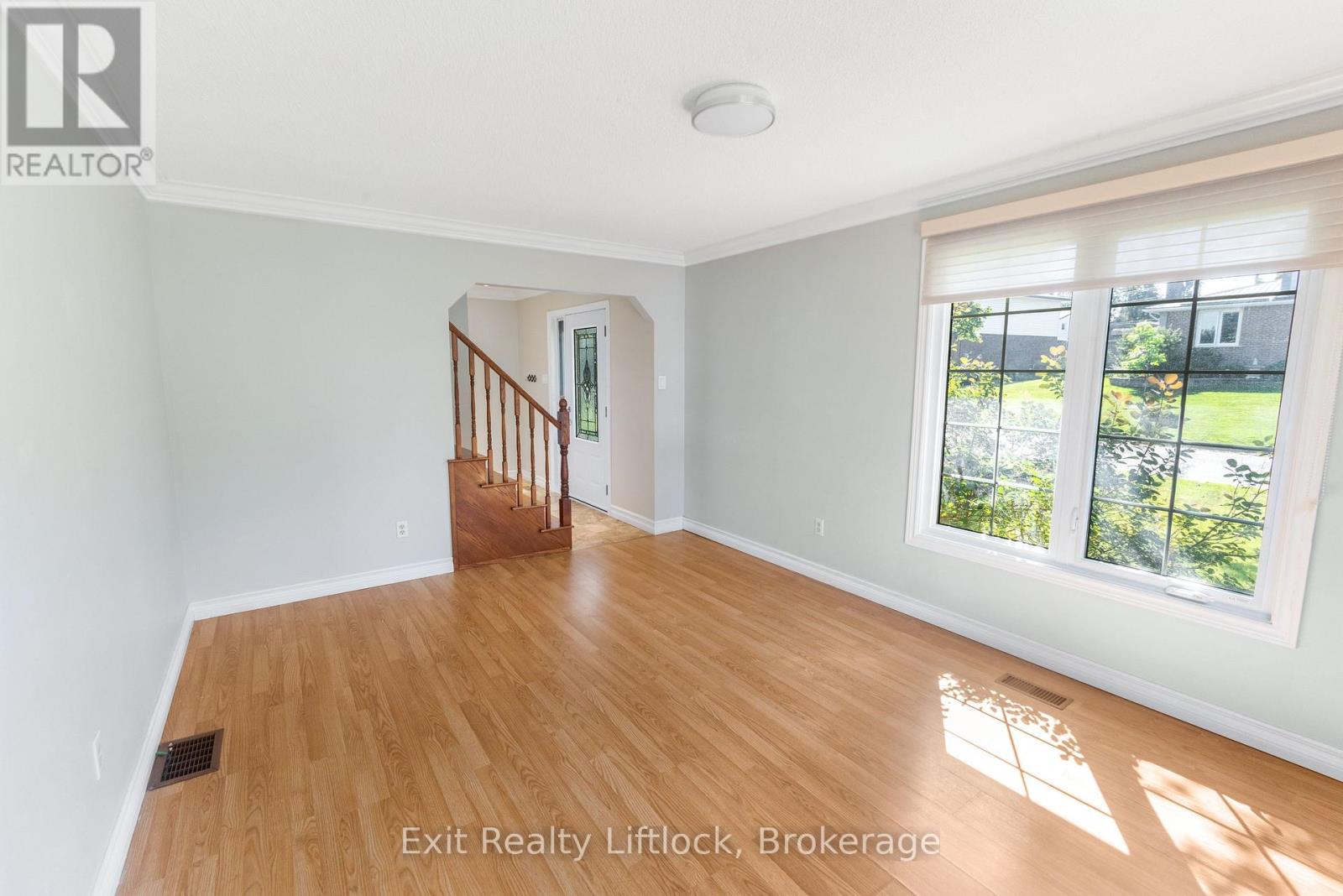 958 Smithside Court, Peterborough (Monaghan Ward 2), Ontario  K9J 8E2 - Photo 17 - X13683686
