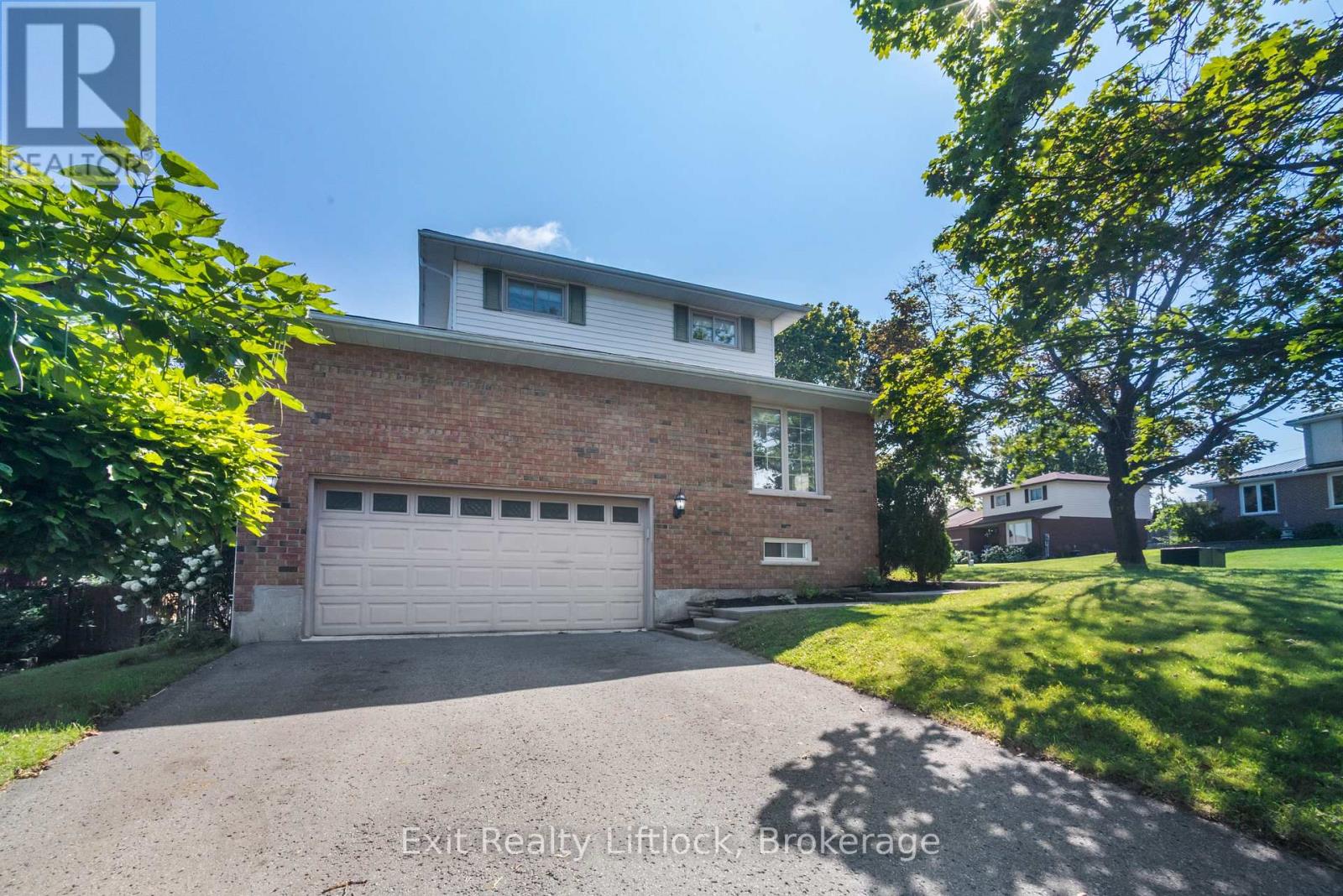 958 Smithside Court, Peterborough (Monaghan Ward 2), Ontario  K9J 8E2 - Photo 4 - X13683686