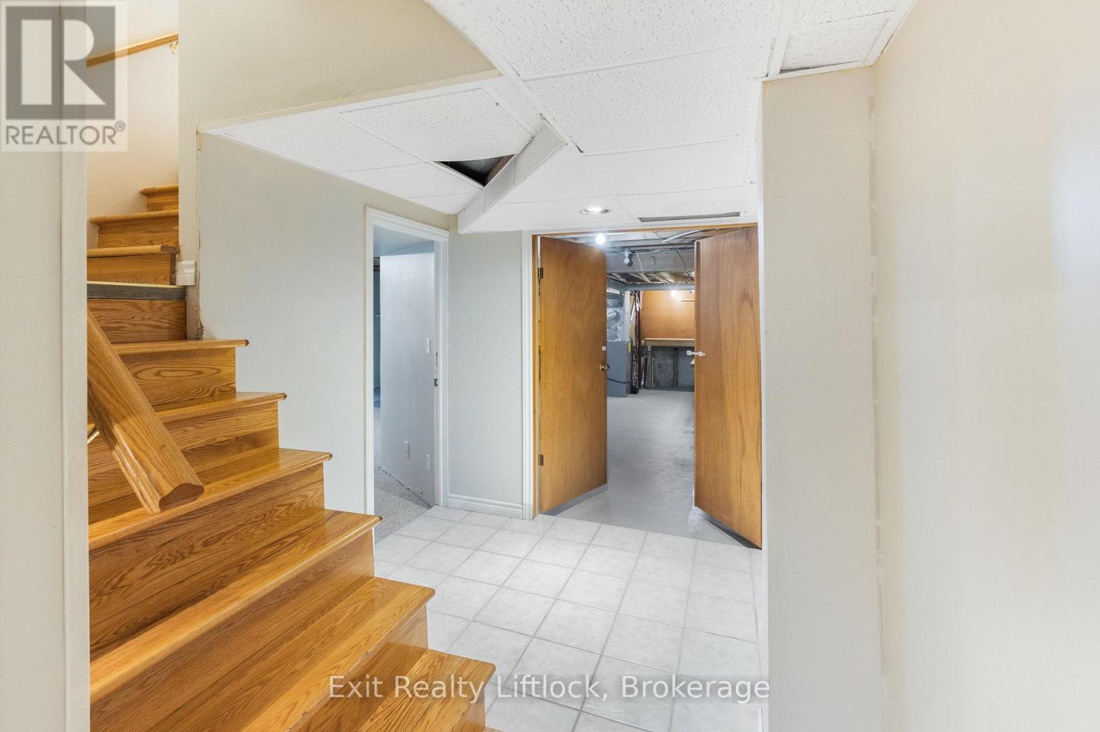 958 Smithside Court, Peterborough (Monaghan Ward 2), Ontario  K9J 8E2 - Photo 41 - X13683686