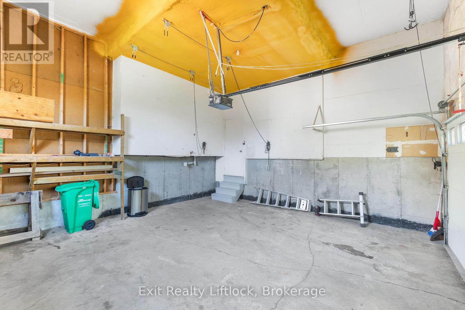 958 Smithside Court, Peterborough (Monaghan Ward 2), Ontario  K9J 8E2 - Photo 45 - X13683686