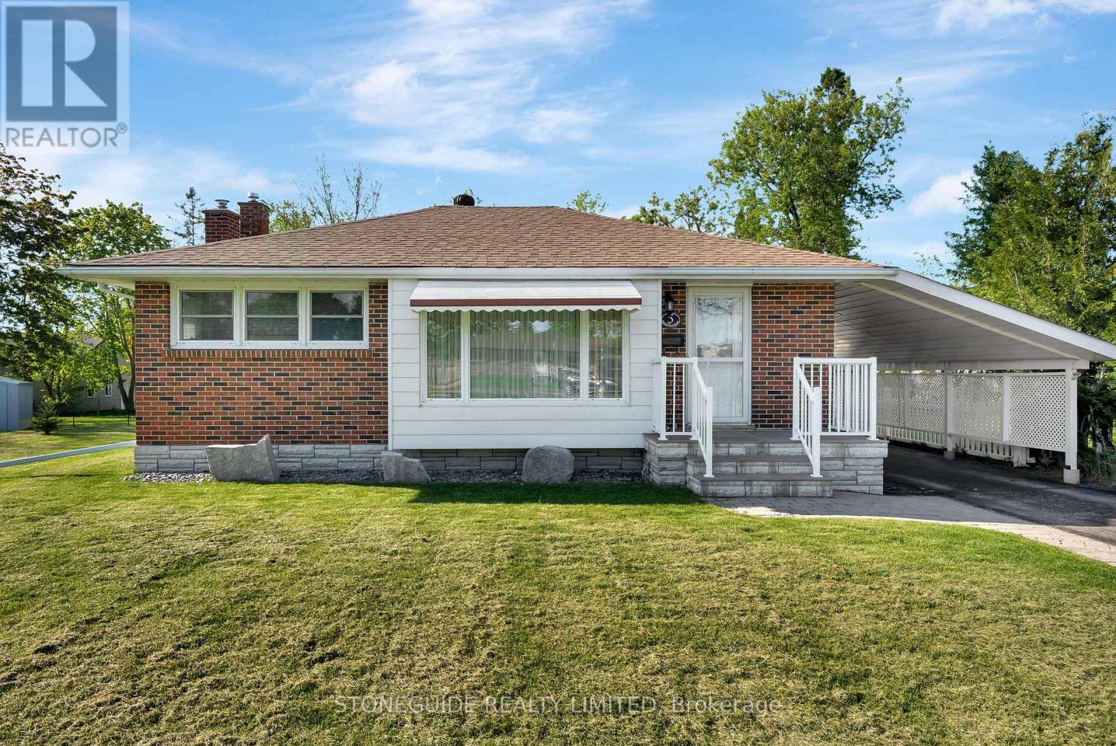 5 Armour Court, Kawartha Lakes (Lindsay), Ontario  K9V 1N9 - Photo 2 - X13684070