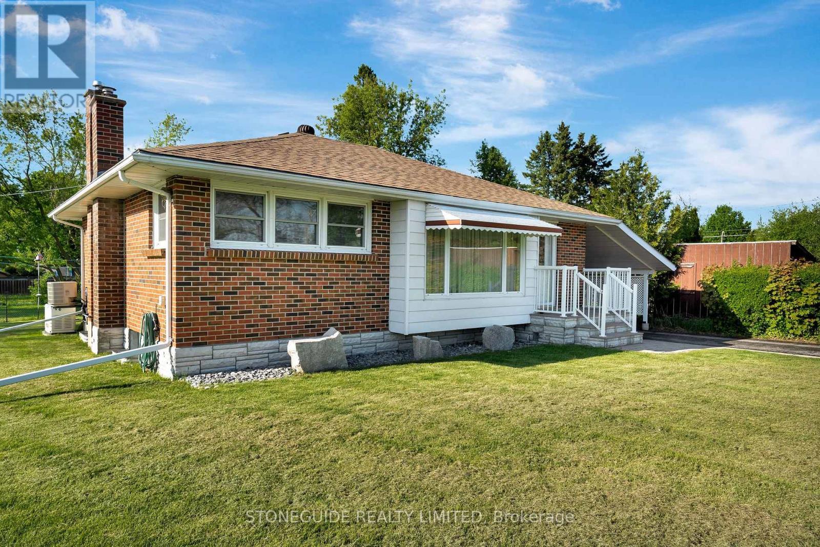 5 Armour Court, Kawartha Lakes (Lindsay), Ontario  K9V 1N9 - Photo 3 - X13684070