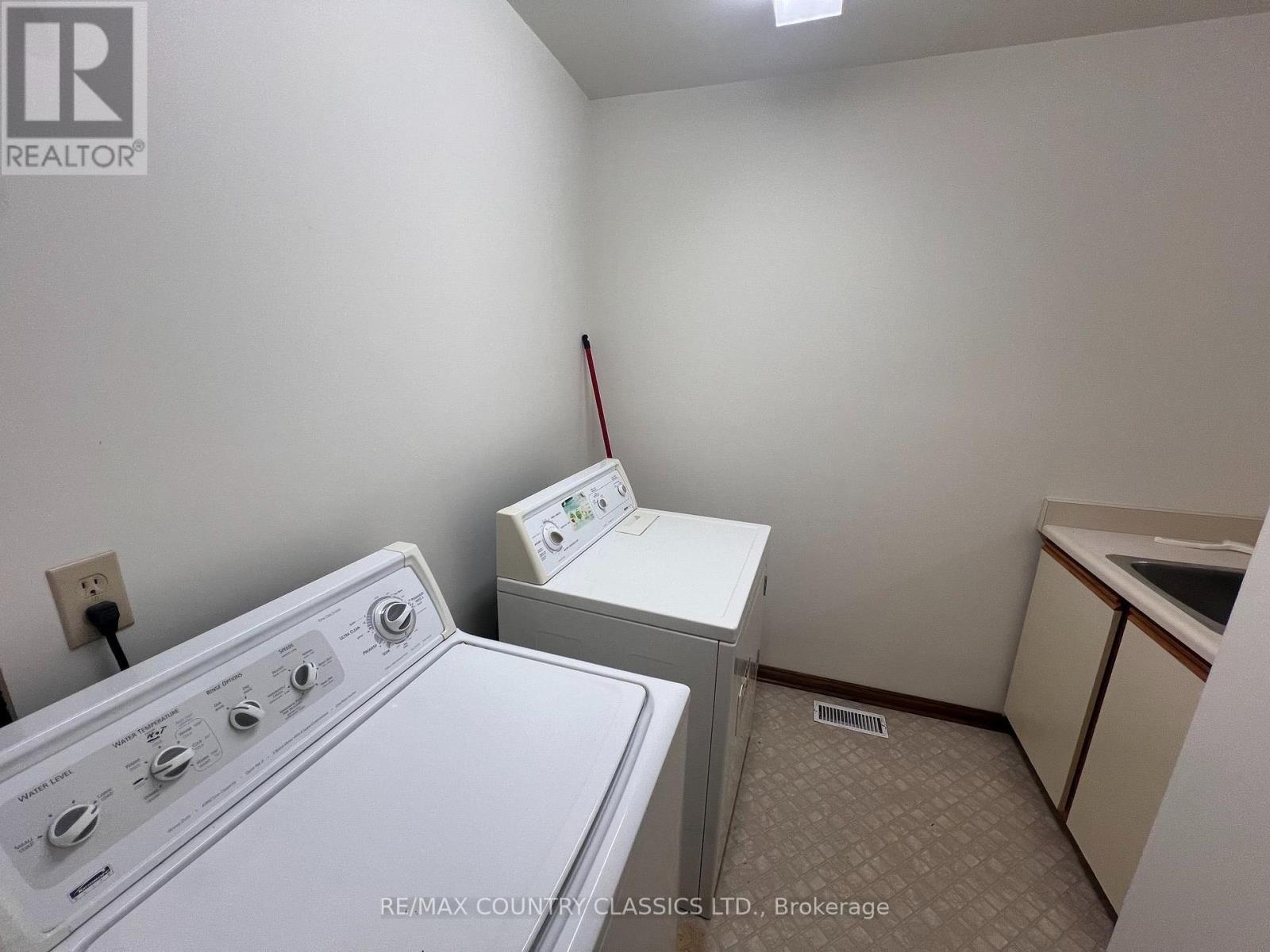 10 - 12 Flint Avenue, Bancroft (Bancroft Ward), Ontario  K0L 1C0 - Photo 20 - X13686098