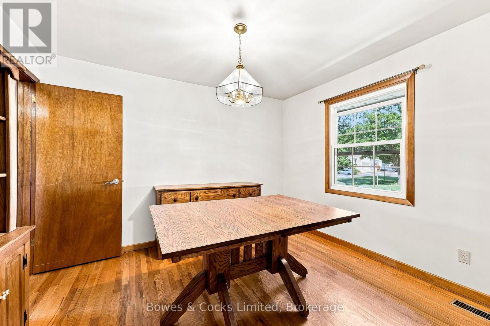 687 Lundy's Lane, Peterborough (Otonabee Ward 1), Ontario  K9J 4J9 - Photo 12 - X13686336