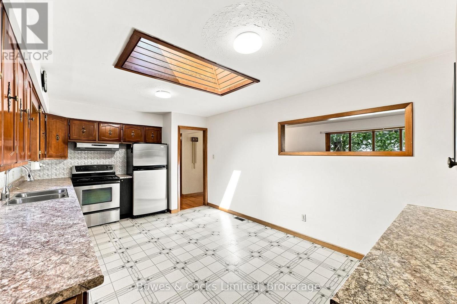 687 Lundy's Lane, Peterborough (Otonabee Ward 1), Ontario  K9J 4J9 - Photo 15 - X13686336