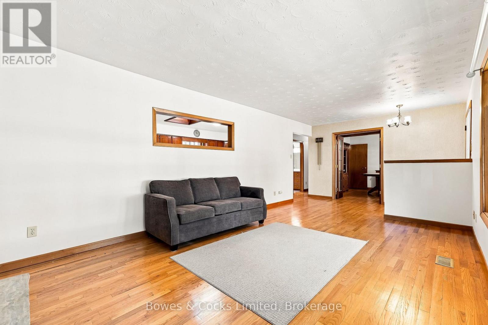 687 Lundy's Lane, Peterborough (Otonabee Ward 1), Ontario  K9J 4J9 - Photo 8 - X13686336