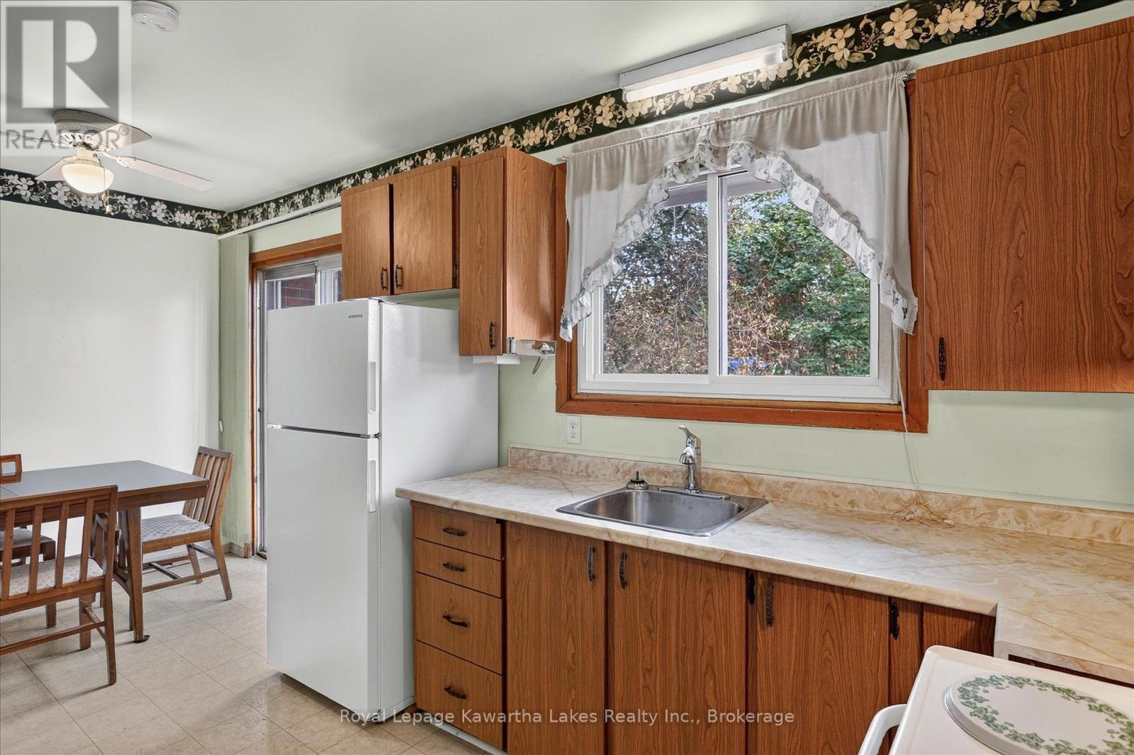 78 Durham Street W, Kawartha Lakes (Lindsay), Ontario  K9V 2P9 - Photo 15 - X13686432