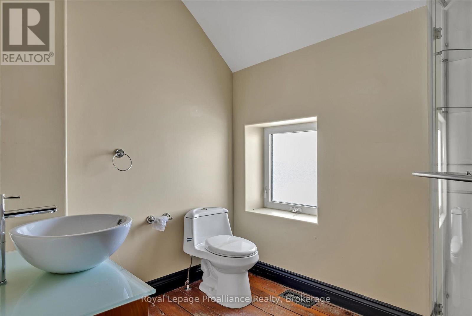 Upper Unit - 255 Mcdonnel Street S, Peterborough (Town Ward 3), Ontario  K9H 2W2 - Photo 15 - X13686906