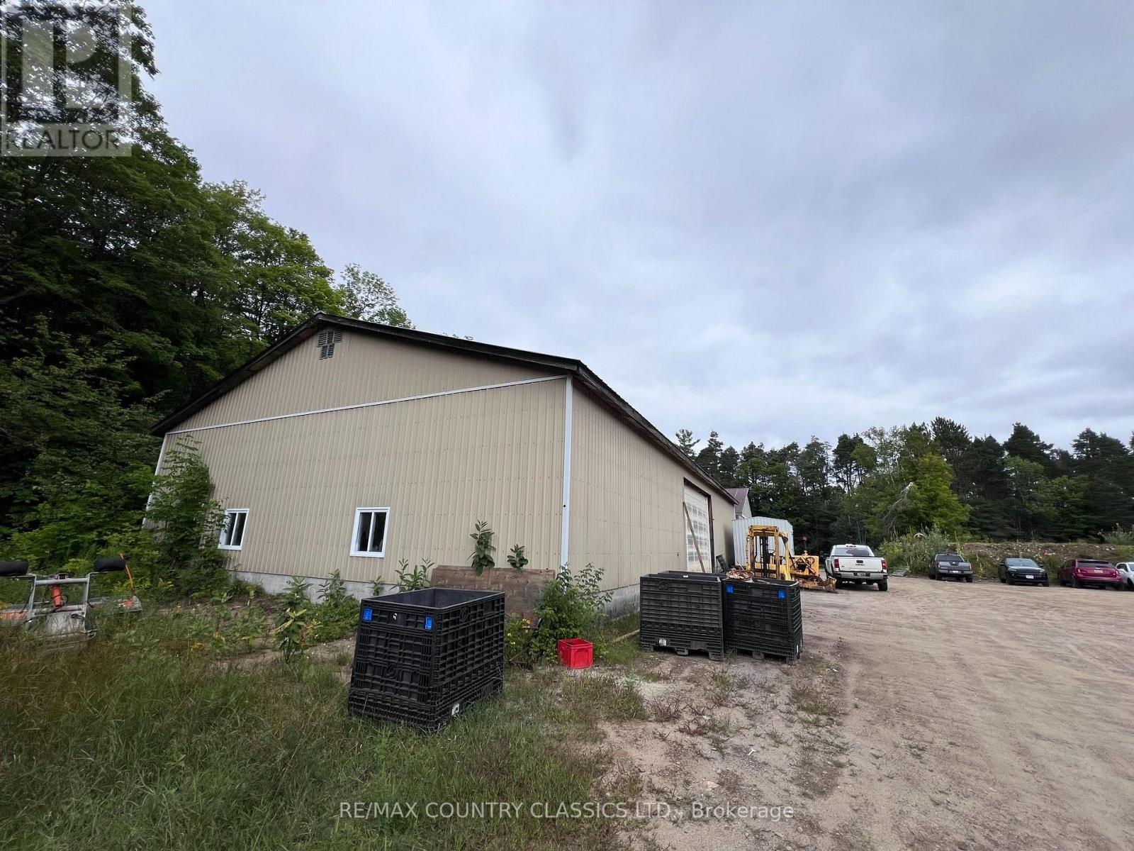 3952 Loop Road, Highlands East (Cardiff Ward), Ontario  K0L 1X0 - Photo 3 - X13687788