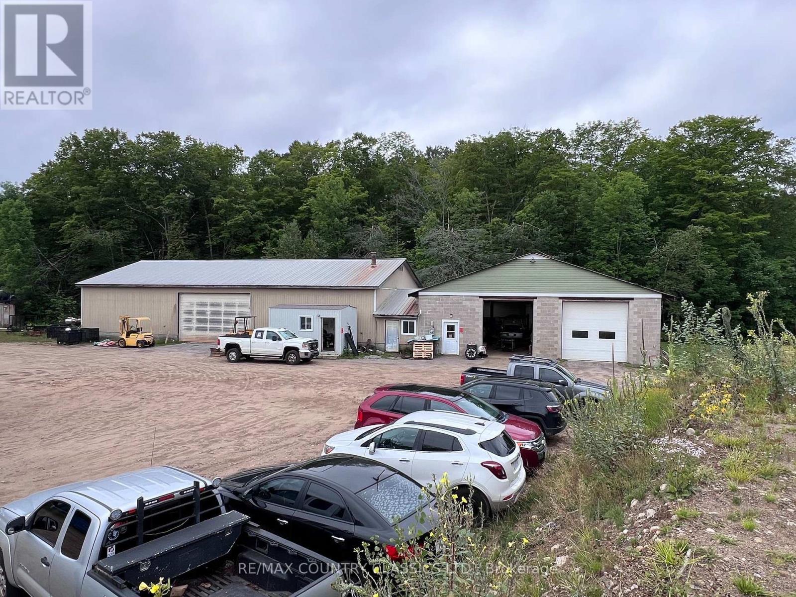 3952 Loop Road, Highlands East (Cardiff Ward), Ontario  K0L 1X0 - Photo 4 - X13687788