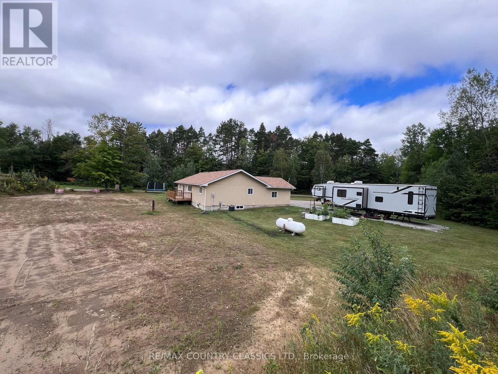 3952 Loop Road, Highlands East (Cardiff Ward), Ontario  K0L 1X0 - Photo 41 - X13687788
