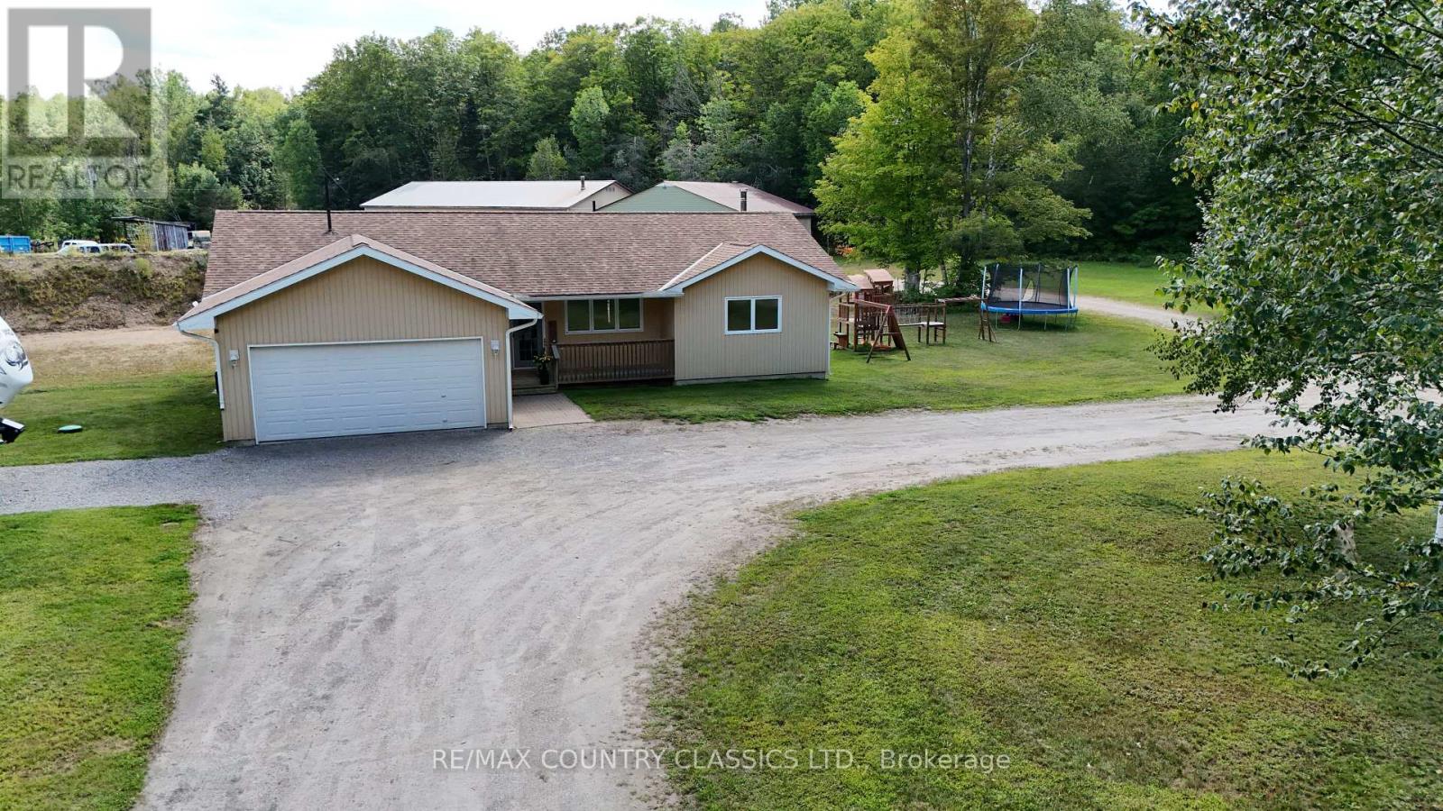 3952 Loop Road, Highlands East (Cardiff Ward), Ontario  K0L 1X0 - Photo 48 - X13687788