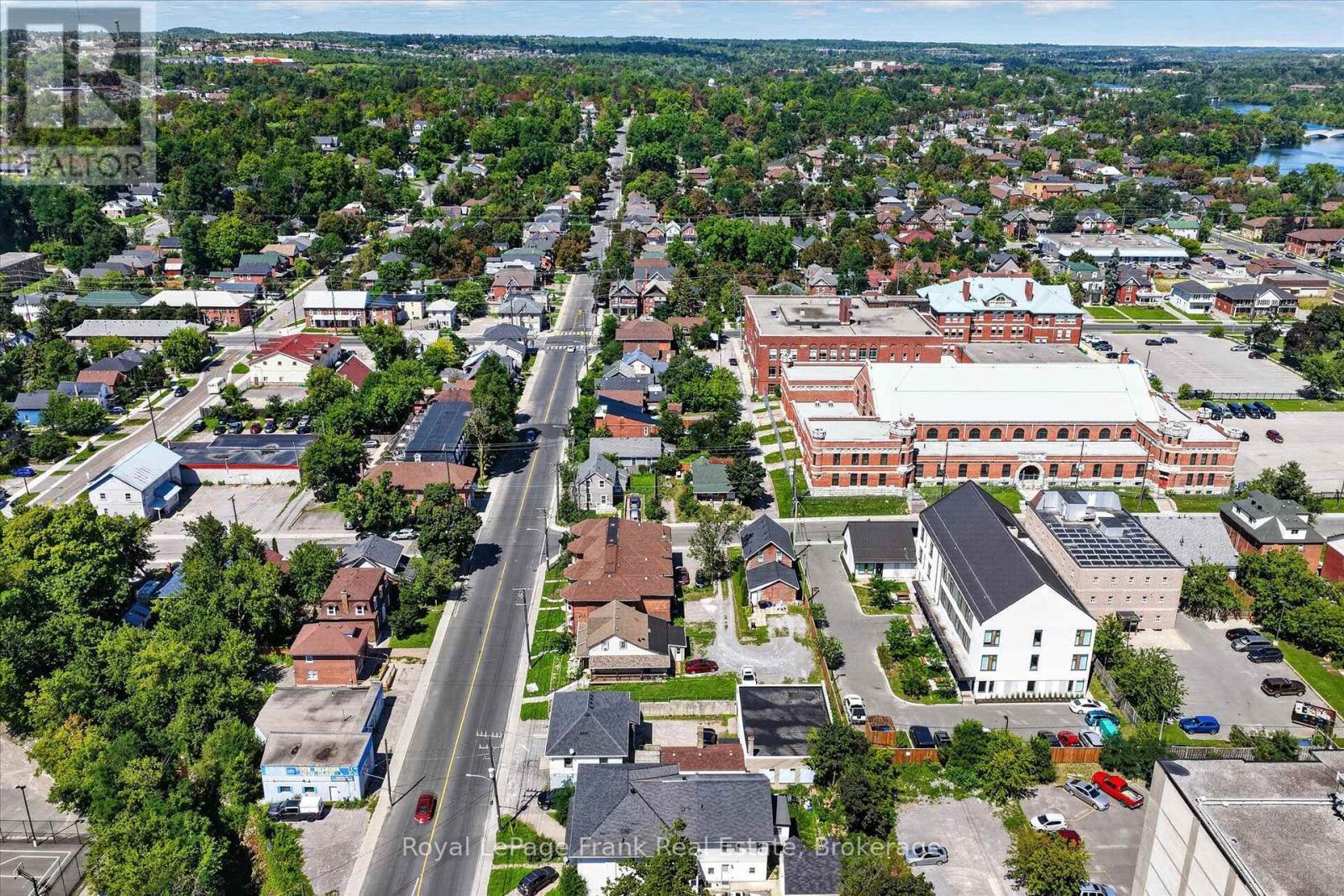 464 Aylmer Street N, Peterborough (Town Ward 3), Ontario  K9H 3W2 - Photo 13 - X13688336