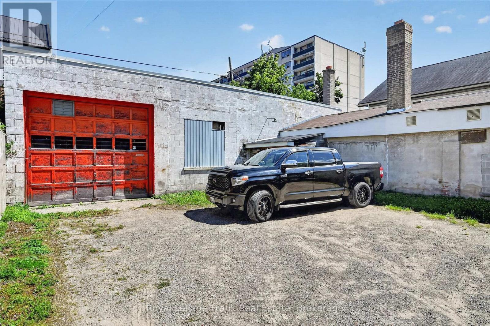 464 Aylmer Street N, Peterborough (Town Ward 3), Ontario  K9H 3W2 - Photo 18 - X13688336