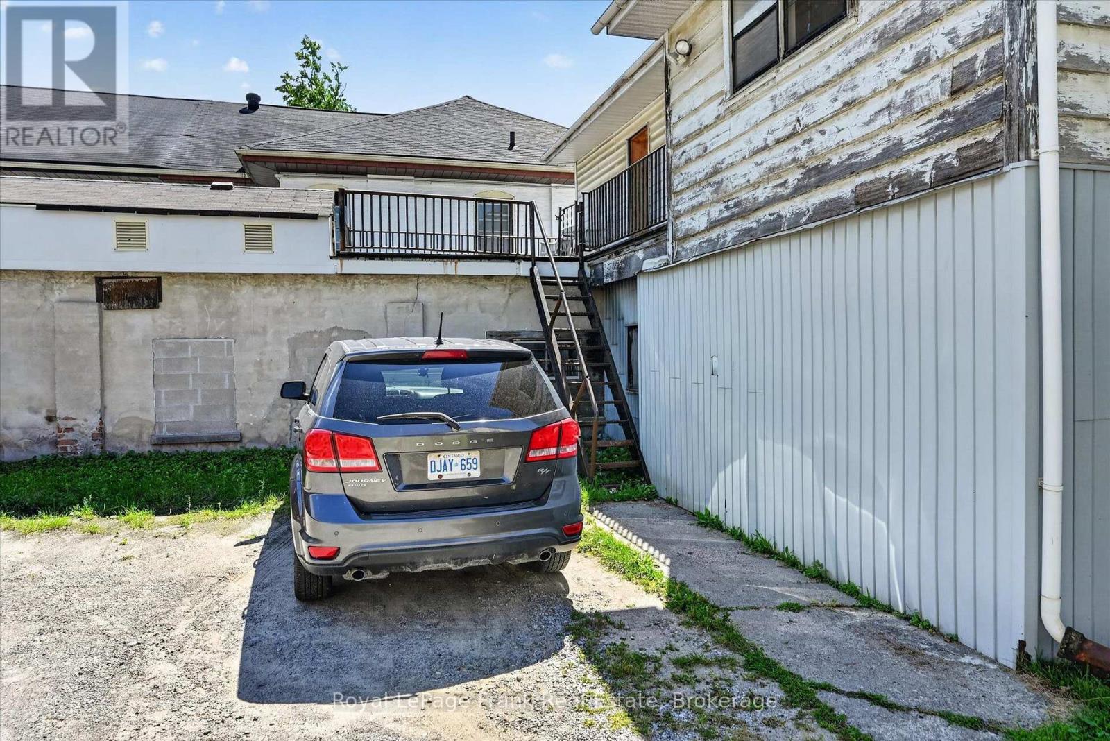 464 Aylmer Street N, Peterborough (Town Ward 3), Ontario  K9H 3W2 - Photo 19 - X13688336