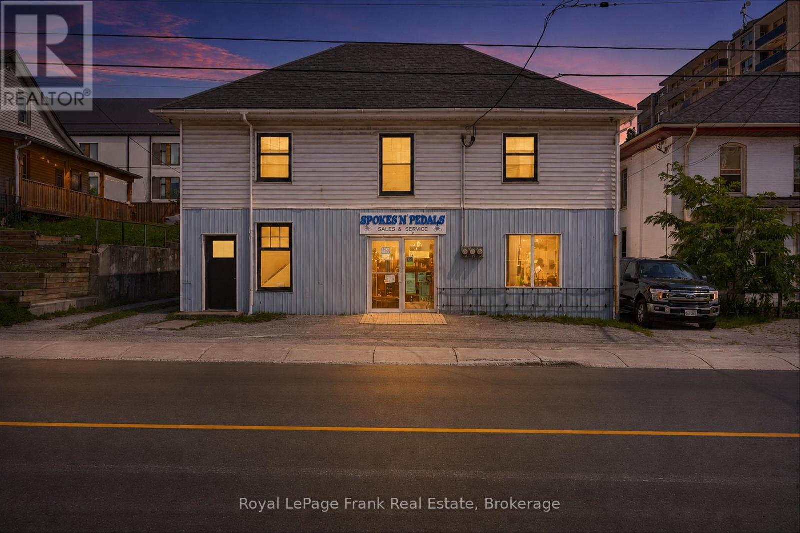 464 Aylmer Street N, Peterborough (Town Ward 3), Ontario  K9H 3W2 - Photo 20 - X13688336