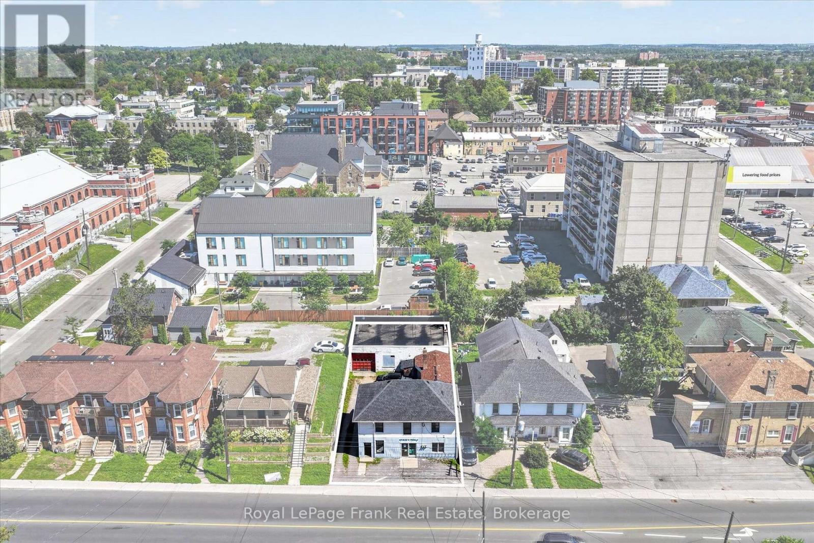 464 Aylmer Street N, Peterborough (Town Ward 3), Ontario  K9H 3W2 - Photo 7 - X13688336