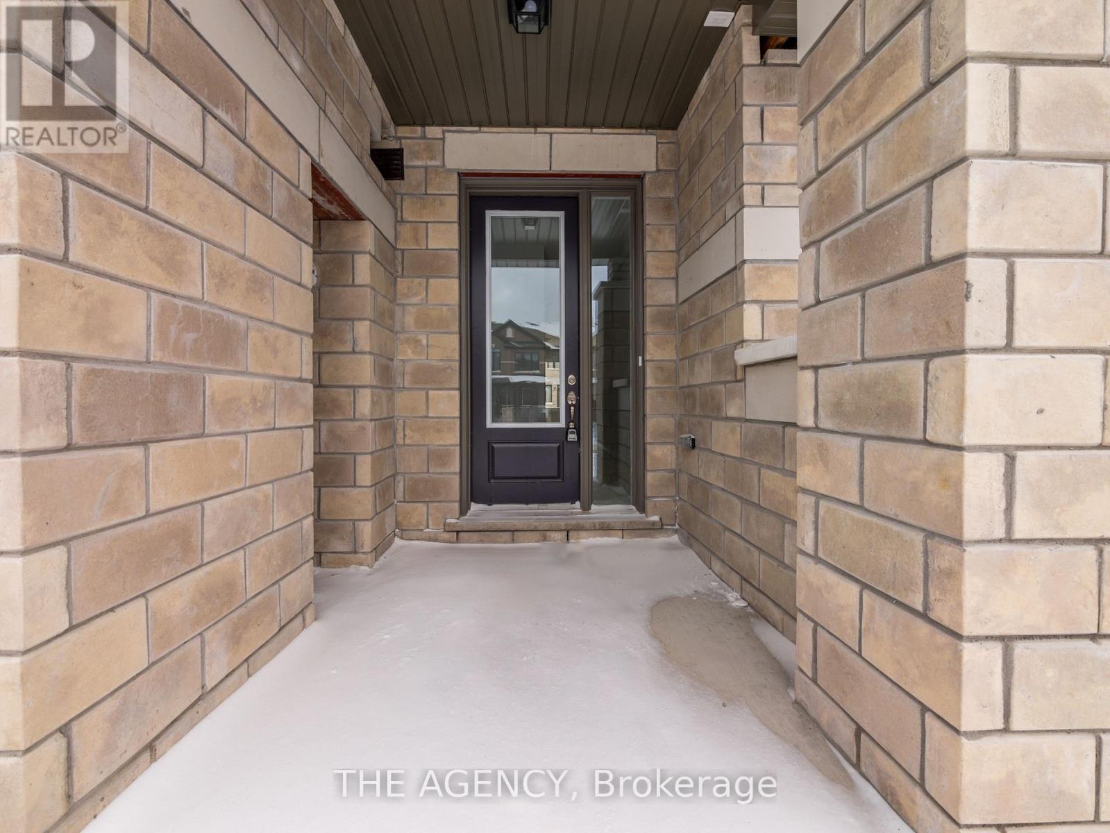 22 Keenan Street, Kawartha Lakes (Lindsay), Ontario  K9V 0R4 - Photo 2 - X13688552