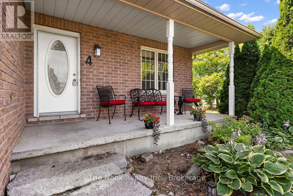 4 Champlain Boulevard, Kawartha Lakes (Lindsay), Ontario  K9V 0H9 - Photo 4 - X13689608