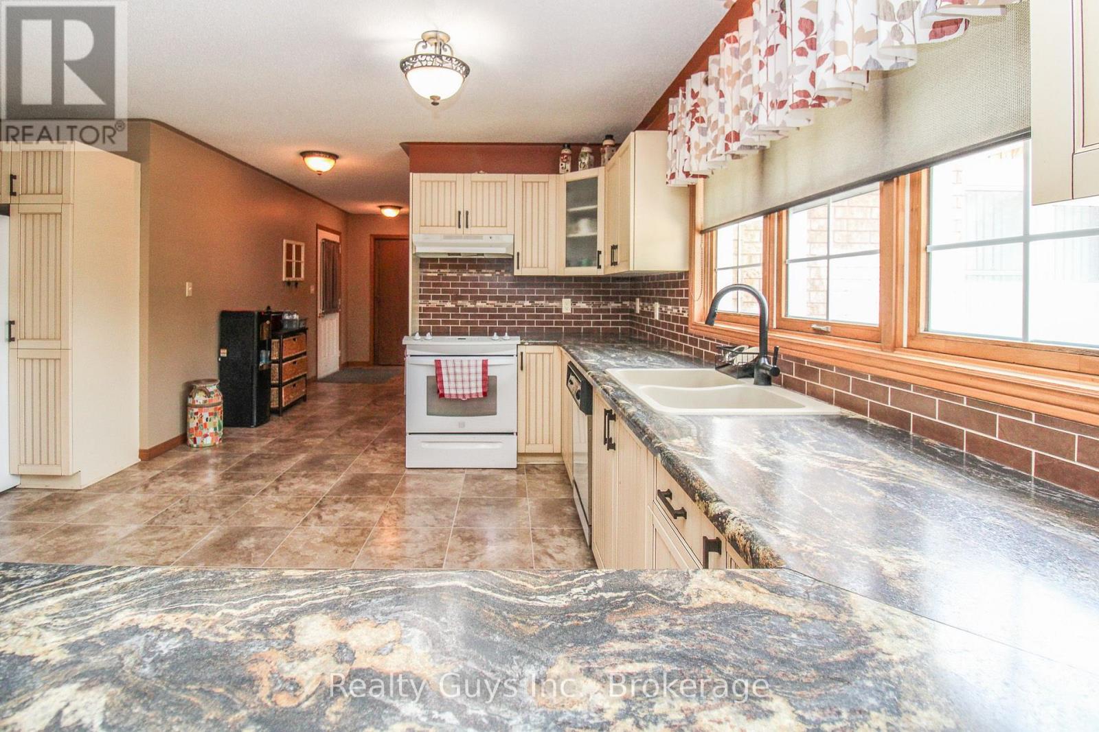 668 Brealey Drive, Peterborough (Otonabee Ward 1), Ontario  K9K 2M7 - Photo 15 - X13692886