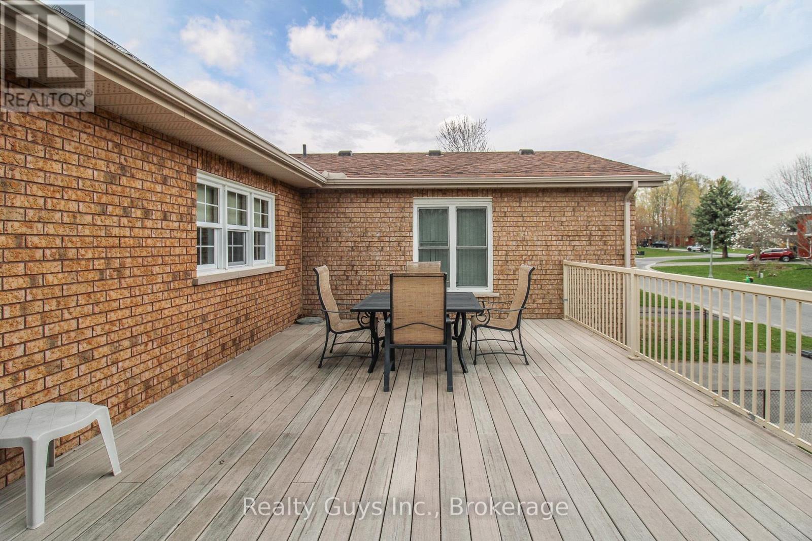 668 Brealey Drive, Peterborough (Otonabee Ward 1), Ontario  K9K 2M7 - Photo 4 - X13692886