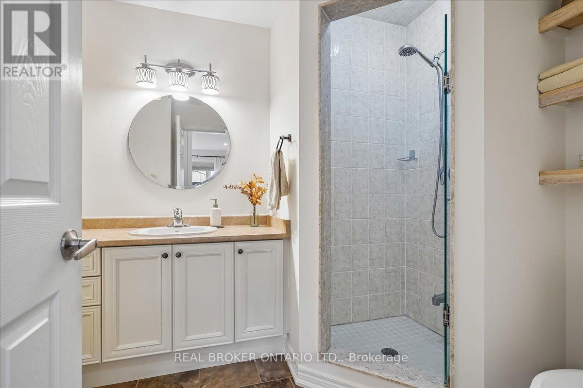 90 Erskine Drive, Clarington (Newcastle), Ontario  L1B 0C8 - Photo 15 - E13693044