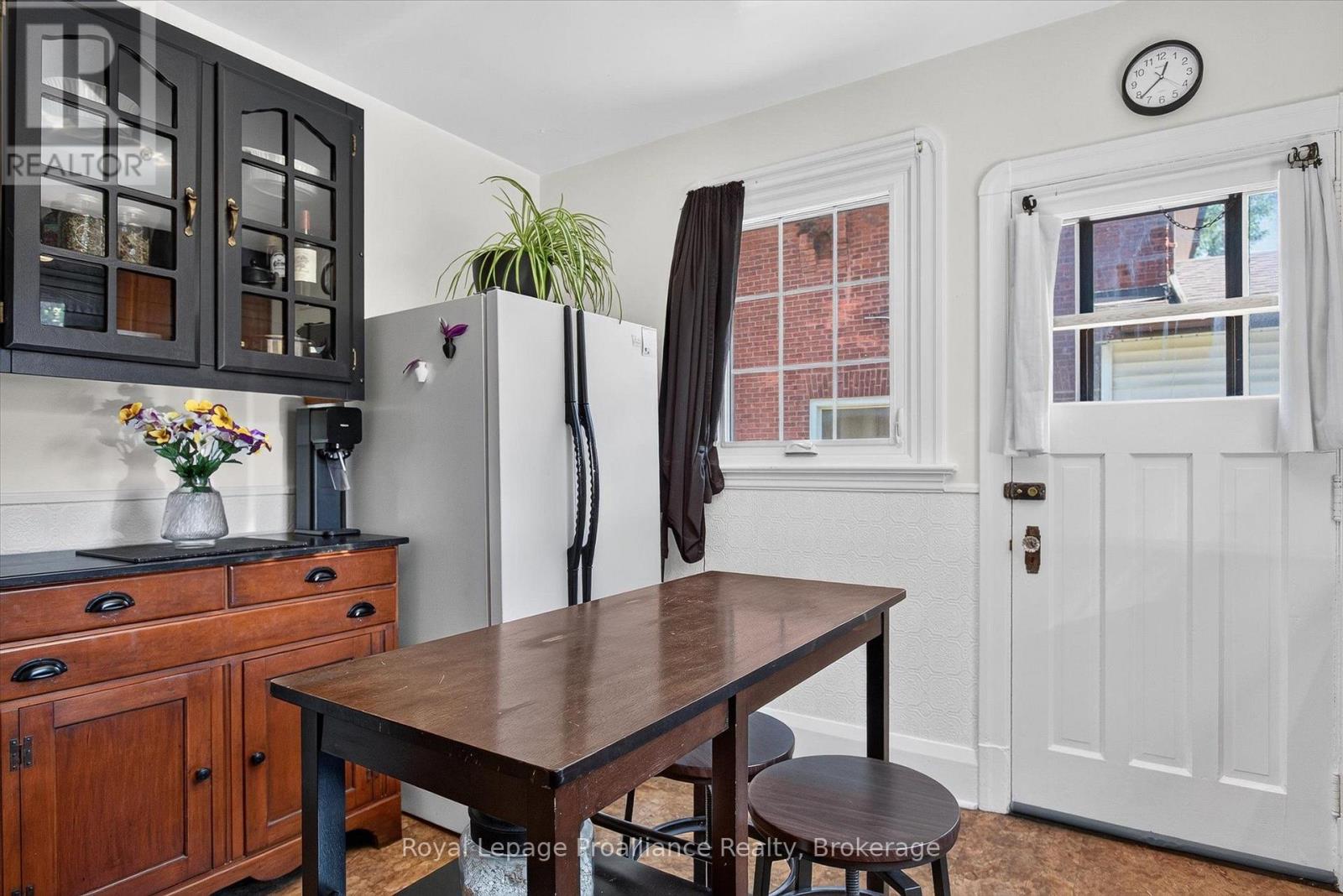 71 Lansdowne Street W, Peterborough (Otonabee Ward 1), Ontario  K9J 1Y2 - Photo 12 - X13693328