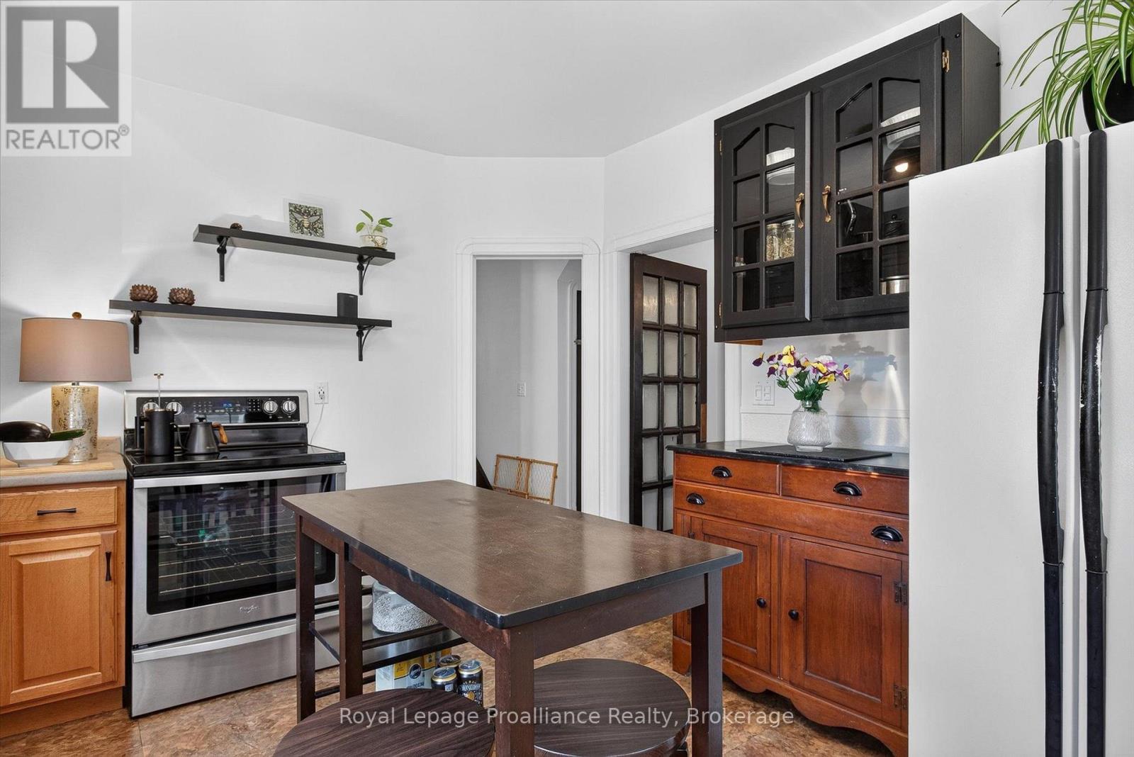 71 Lansdowne Street W, Peterborough (Otonabee Ward 1), Ontario  K9J 1Y2 - Photo 14 - X13693328