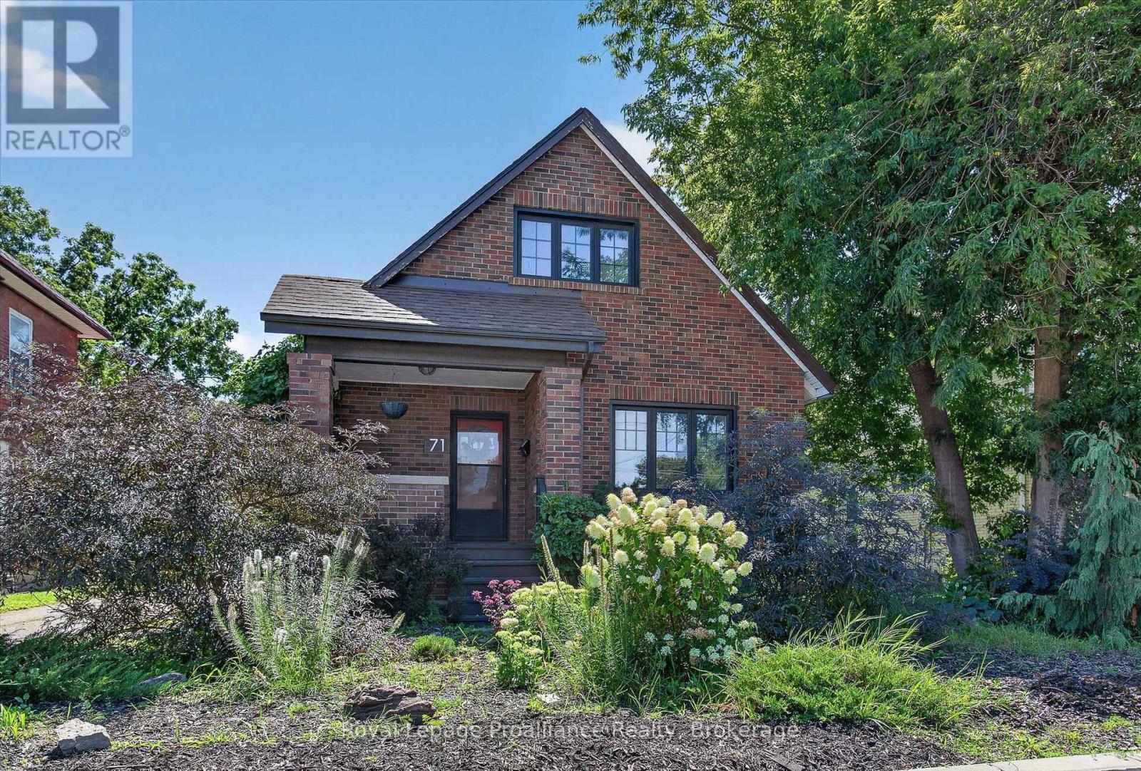 71 Lansdowne Street W, Peterborough (Otonabee Ward 1), Ontario  K9J 1Y2 - Photo 2 - X13693328