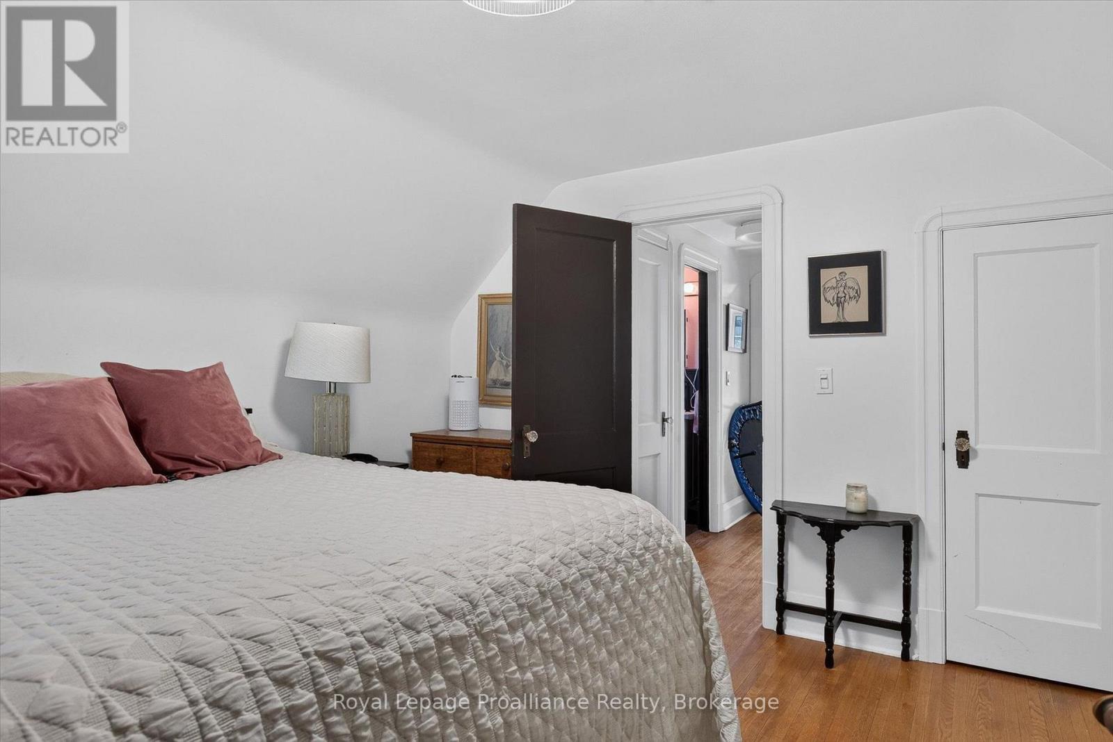 71 Lansdowne Street W, Peterborough (Otonabee Ward 1), Ontario  K9J 1Y2 - Photo 23 - X13693328