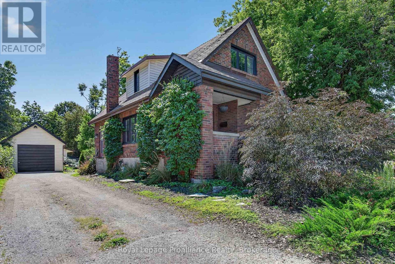 71 Lansdowne Street W, Peterborough (Otonabee Ward 1), Ontario  K9J 1Y2 - Photo 3 - X13693328