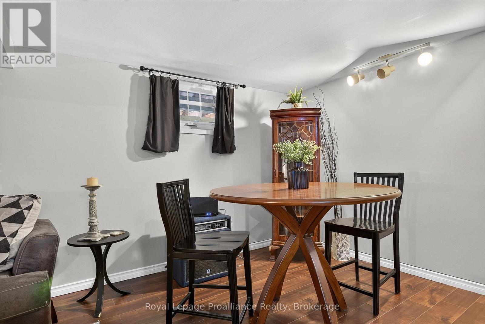 71 Lansdowne Street W, Peterborough (Otonabee Ward 1), Ontario  K9J 1Y2 - Photo 30 - X13693328