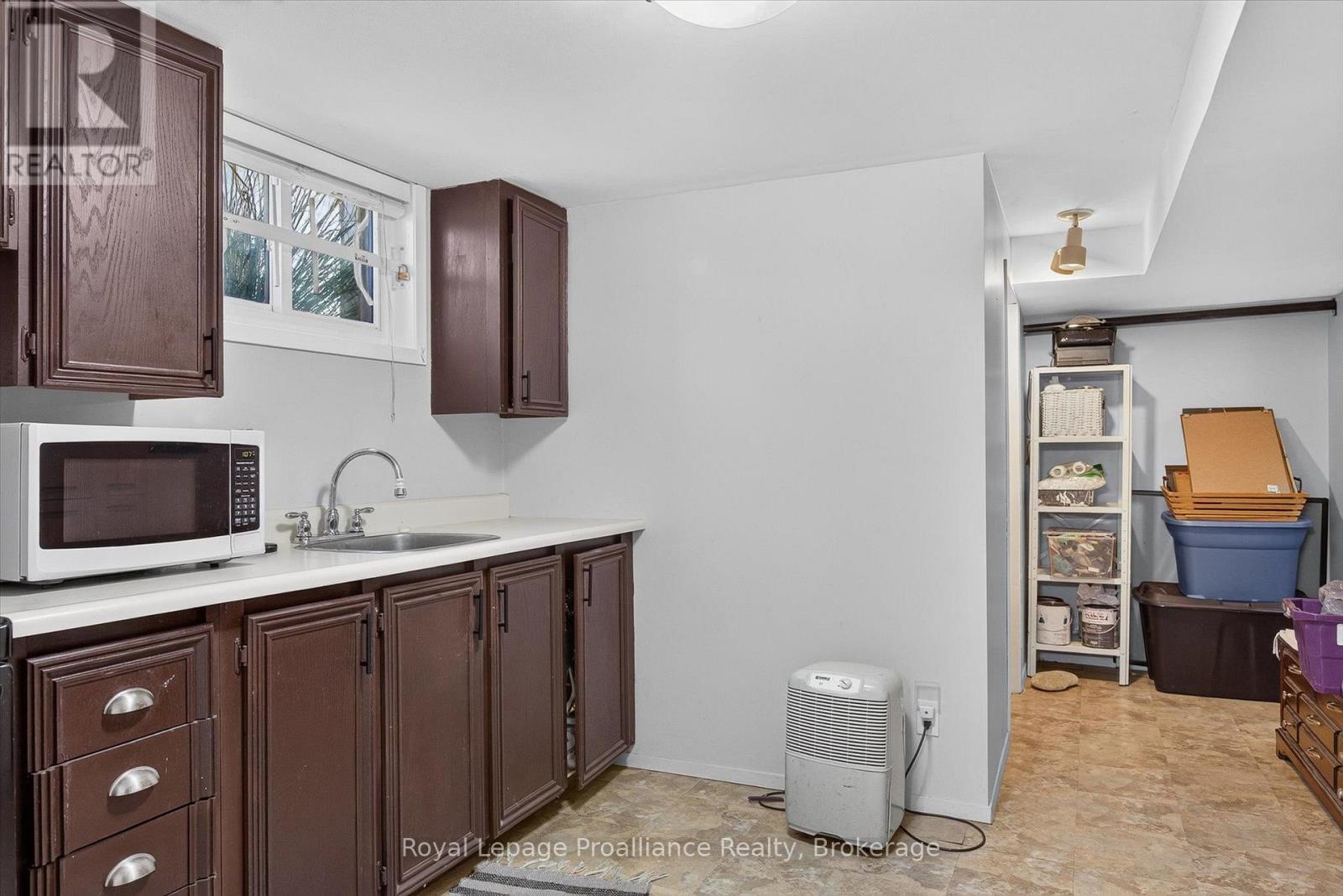 71 Lansdowne Street W, Peterborough (Otonabee Ward 1), Ontario  K9J 1Y2 - Photo 39 - X13693328