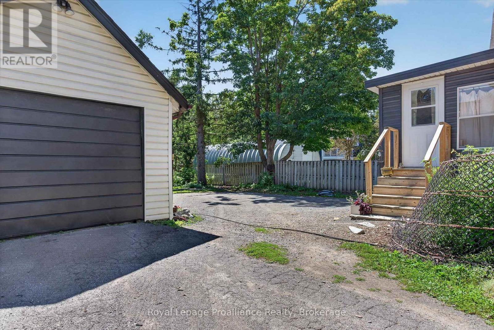 71 Lansdowne Street W, Peterborough (Otonabee Ward 1), Ontario  K9J 1Y2 - Photo 41 - X13693328