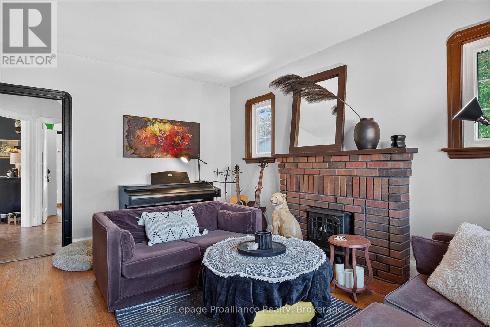 71 Lansdowne Street W, Peterborough (Otonabee Ward 1), Ontario  K9J 1Y2 - Photo 6 - X13693328