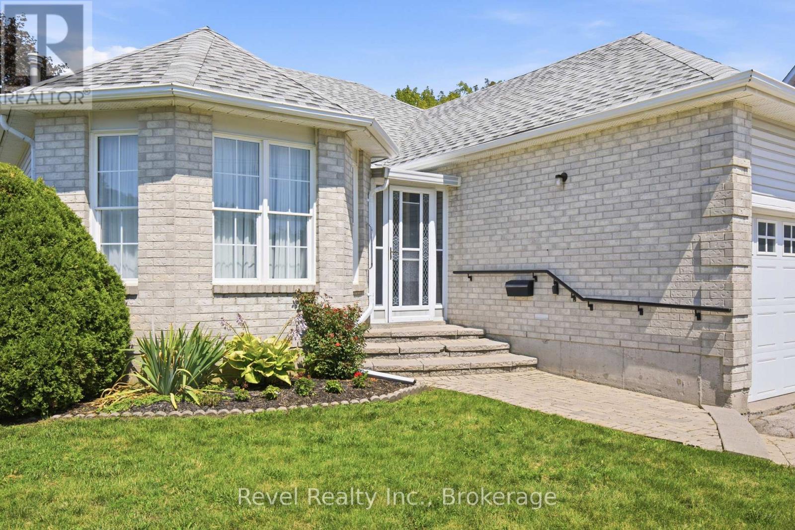 164 Elgin Street, Kawartha Lakes (Lindsay), Ontario  K9V 6B3 - Photo 3 - X13694726