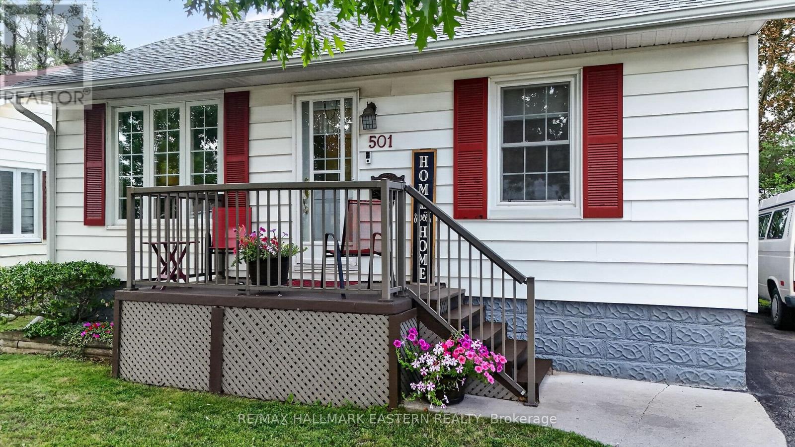 501 Glengarry Avenue, Peterborough (Northcrest Ward 5), Ontario  K9H 4Y5 - Photo 2 - X13694962