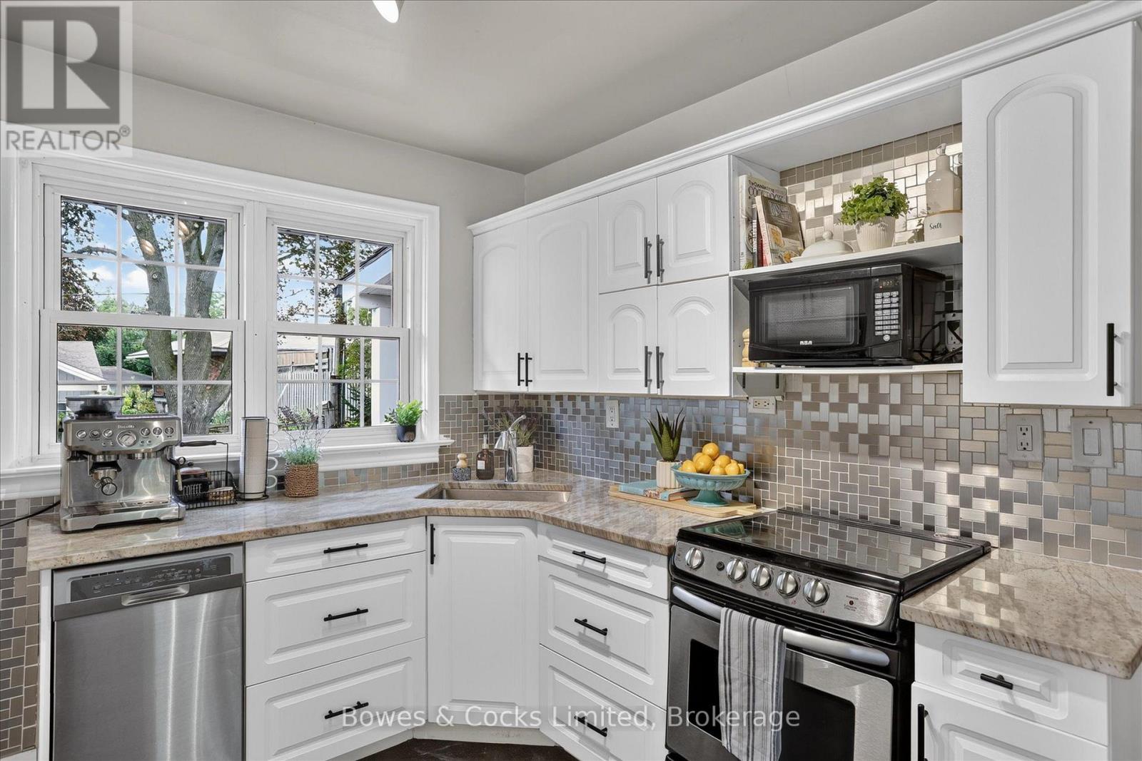 1349 Holloway Drive, Peterborough (Town Ward 3), Ontario  K9J 6G1 - Photo 11 - X13694972