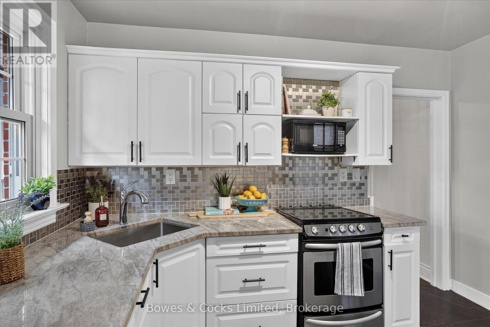 1349 Holloway Drive, Peterborough (Town Ward 3), Ontario  K9J 6G1 - Photo 14 - X13694972