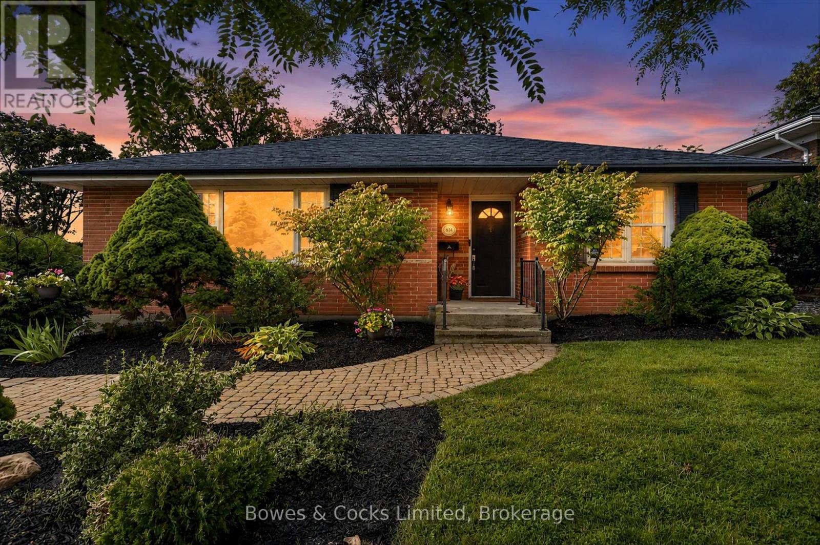 1349 Holloway Drive, Peterborough (Town Ward 3), Ontario  K9J 6G1 - Photo 2 - X13694972