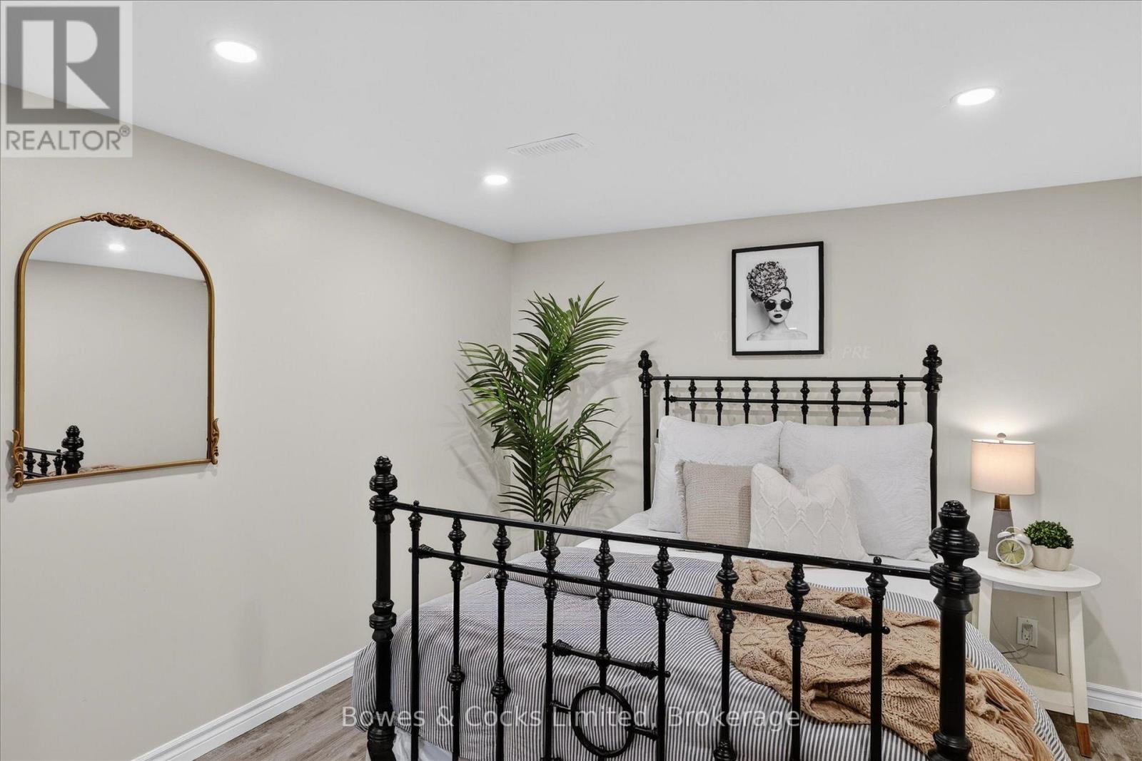 1349 Holloway Drive, Peterborough (Town Ward 3), Ontario  K9J 6G1 - Photo 29 - X13694972